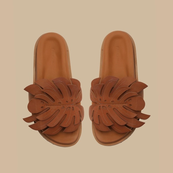 FARM RIO SAND FOLIAGE SKETCH BLOUSE NWT - Picture 6 of 10